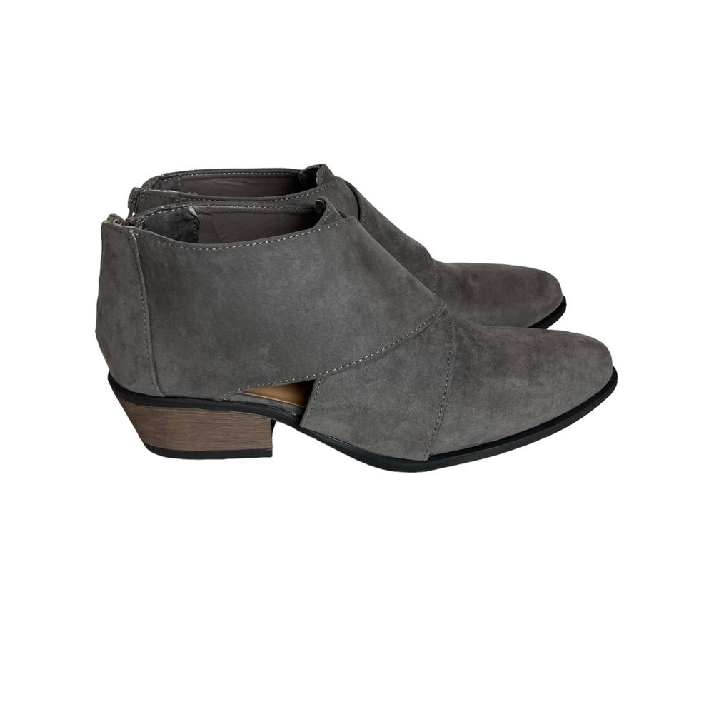 NWT TC Avril Grey Faux Suede Back Zip Ankle Booties Women's Size 9